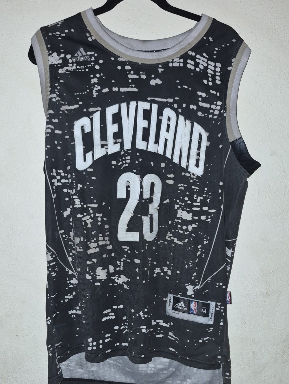 LeBron James Cleveland Cavaliers Adidas City Lights Urban Luminous Jersey M